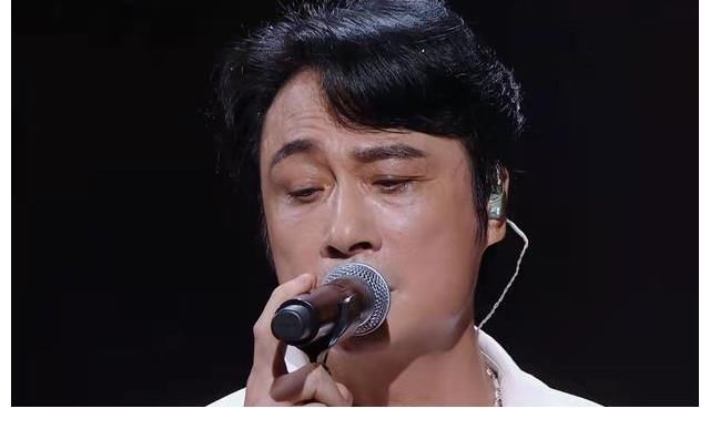 《追光2》首播，连更4期诚意满满，1位泰籍哥哥成黑马