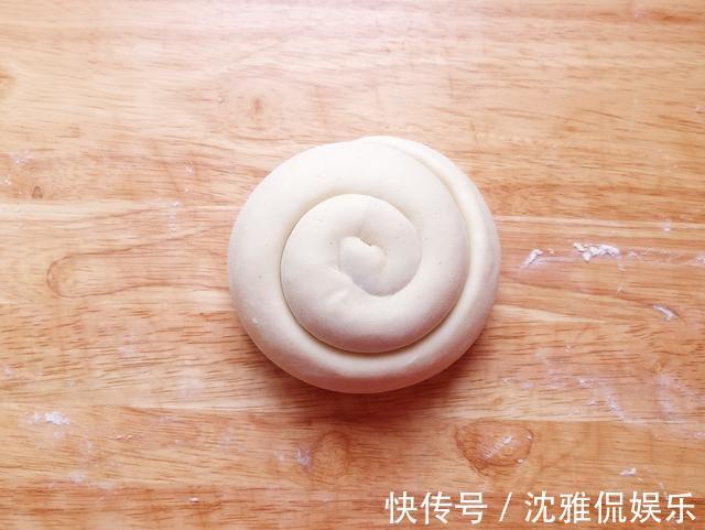 油酥|奶奶做的酱香饼,好吃有诀窍,掌握好4点,酥软多层,凉了也好吃