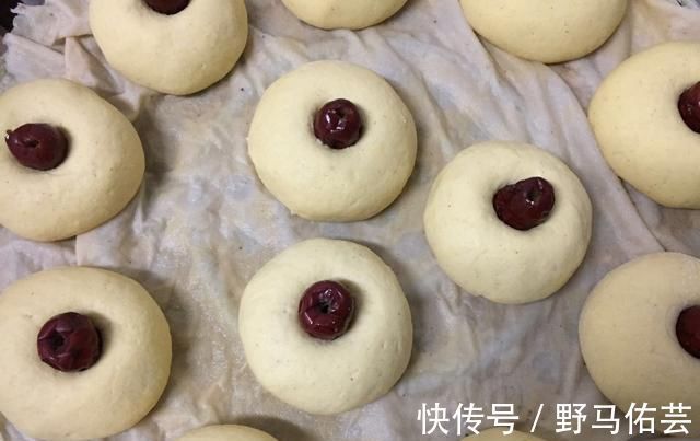 玉米面你最想不到的做法,比蒸馒头简单,像面包一样暄软好吃