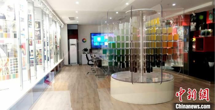 国际|2022/23秋冬季国际流行色趋势发布：鲜艳颜色成重要色组