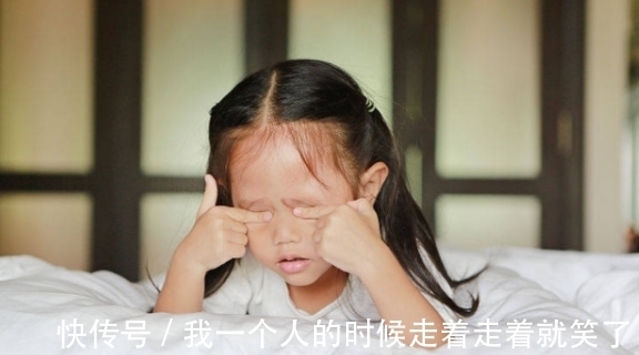 家长|“高情商”的家长哄孩子，不会说“别哭了”，要学会换种沟通方式