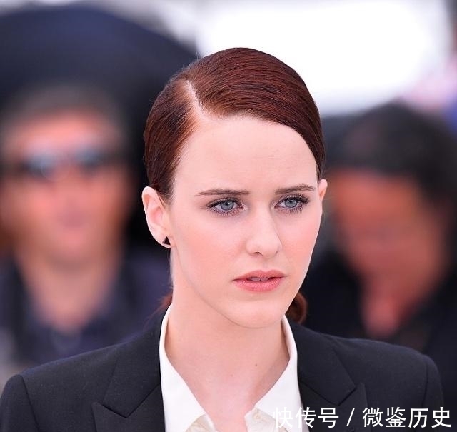 马尾 发量少的女人尽量别碰这3款发型,不然一定会让你老上好几岁!