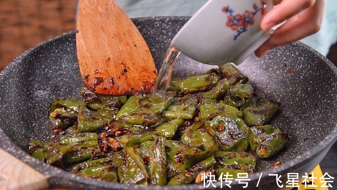 油版|低油版虎皮尖椒，香而不腻，鲜香四溢