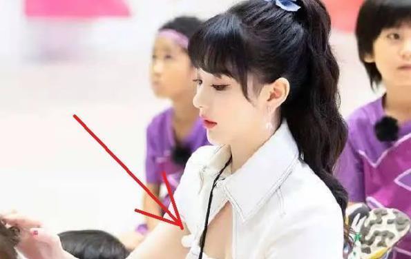 许佳琪|孔雪儿的偶像包袱有多重?参加儿童综艺节目,穿着“暴露”惹争议