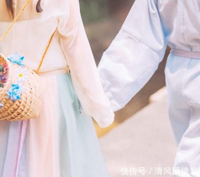 情诗|李白最脍炙人口的情诗,一开头就惊艳世人,其实最后两句更动人