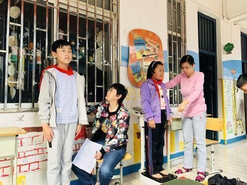 特征|孩子上初中,若出现这3个特征,身高可能已经“固定”,不长个了