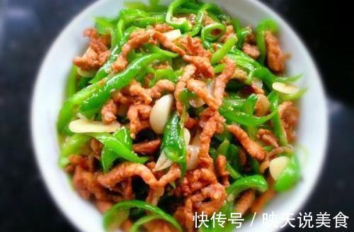 难怪大厨们炒的青椒肉丝那么好吃,原来是有窍门的,谁都能学!