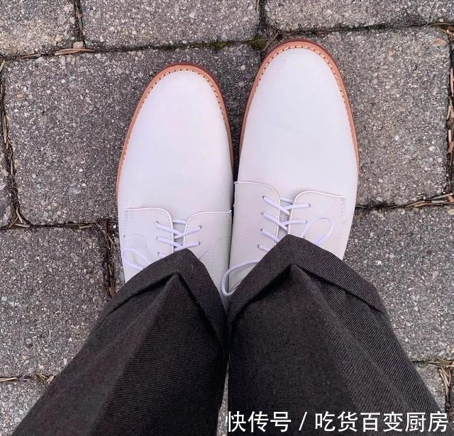 white 到底是什么人,敢穿白皮鞋!
