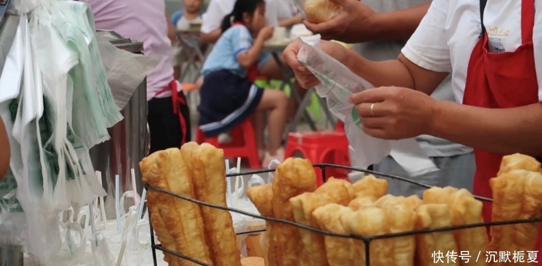 一个“2元”早餐摊,出摊5小时收入1500块,虽累却比上班强