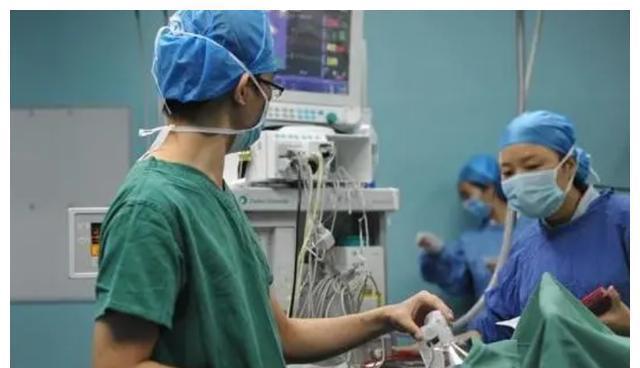 刀口|剖腹产真有想得那么简单吗?看看手术所需的“工具”,真为母则刚