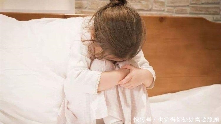 留守儿童|6岁女儿每周五都肚子痛，送医院检查后，医生：你不配做爸爸