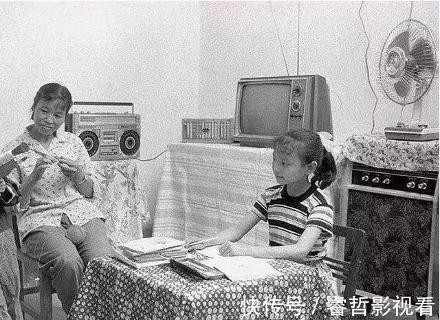 茶几|打破“沙发+茶几+电视”组合,发展“后客厅时代”,你欣赏吗?