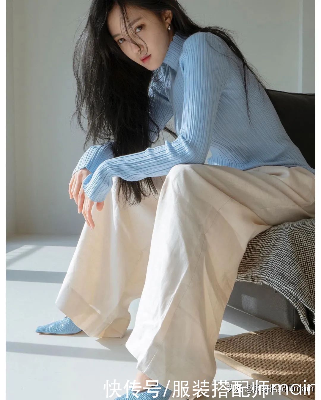 对于爱穿浅色系衣服的我来说，白色阔腿裤时髦是因为这三点