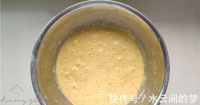 清香|8月吃鲜玉米正当时，打入2个鸡蛋，不炒不煮，蓬松暄软又清香