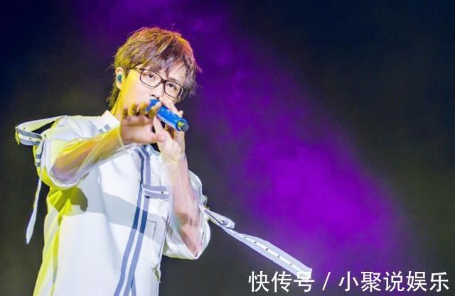 音樂|名場面來了,綜藝首秀卻直接尬舞原來你是這樣的許嵩