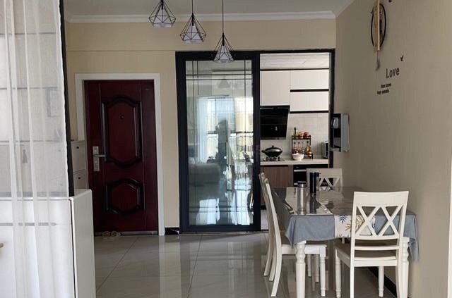 装修|越来越多人不做吊顶,不做电视墙,看看她家装修,简约又漂亮