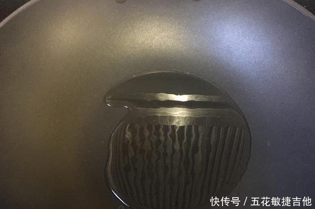 切成丁|冬天,牛肉羊肉少吃,这三种素菜搭配在一起,孩子喊着要天天吃!