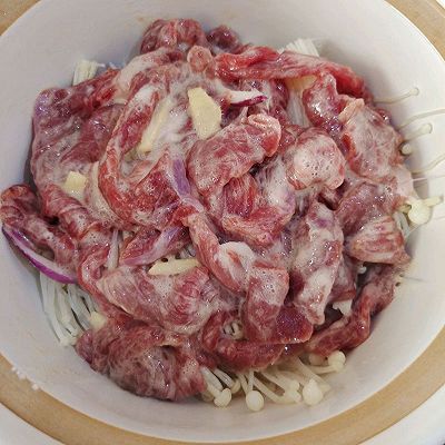 金针菇牛肉条|炖金针菇牛肉条