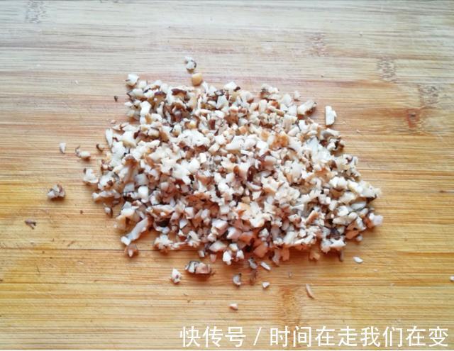 萝卜馅饺子有水怎么办焯水就错了,加点它萝卜不出水不变味