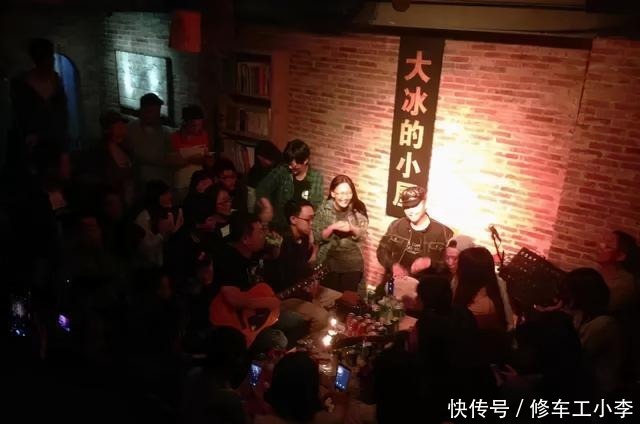 养家|既能朝九晚五,又能赚钱养家,不务正业的他活成了别人羡慕的样子