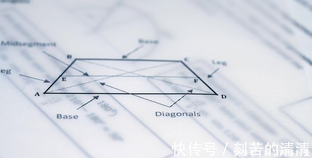 数学@他首次提出平行线可相交理论，却惨遭质疑，去世12年后才被证实