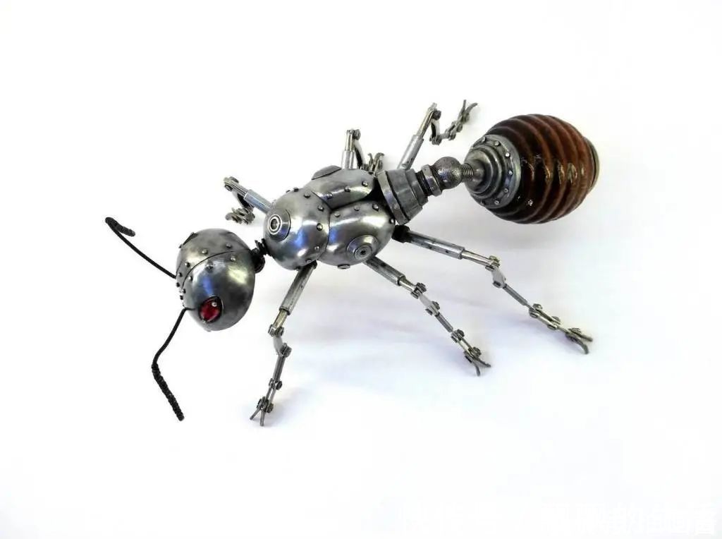 雕塑家$雕塑家收集废铁,打造朋克风金属动物,制作过程和作品都非常酷