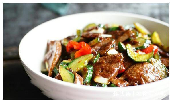 美食推荐爆炒猪肝黄瓜，红油猪耳，黄瓜拌鸡蛋，熘肥肠的做法