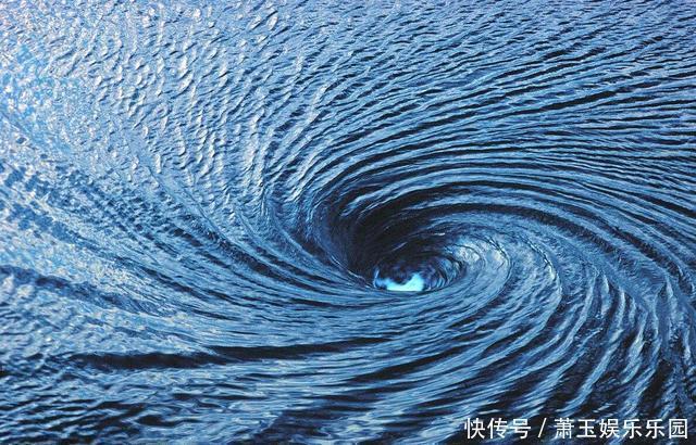 马里亚纳海沟 马里亚纳海沟到底有多深水是液态、还是固态，为什么