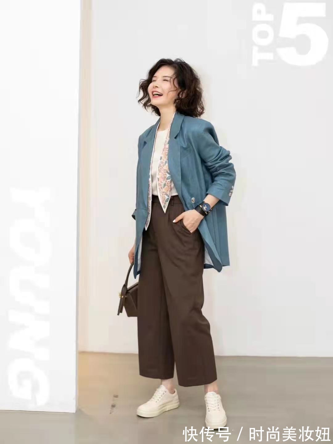 法式|熟龄女人建议多穿蓝色,显白经典又气质,教你穿出法式大牌范