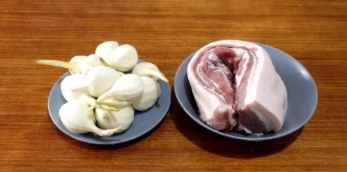  这样烧红烧肉好吃，小火慢炖是窍门，吃起来肥而不腻，入口即化