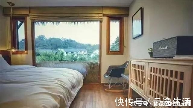 长方形|70后大叔用6年时间,建造400㎡院子,为追求原始房顶铺茅草