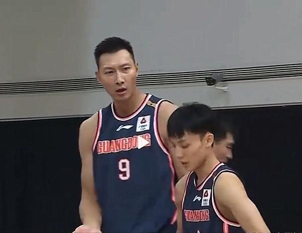 广东宏远|本赛季中国篮球三大“感人”球员,周琦领衔,小丁和易建联上榜