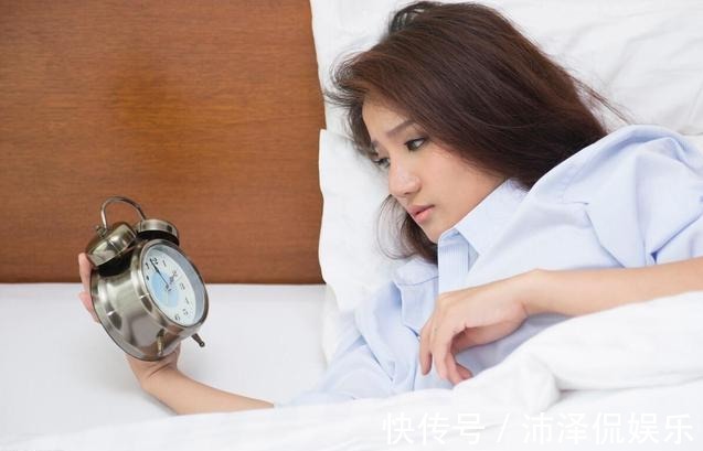 捛人参|男人“老太快”,2种食物当“零食”,60岁后,还能行夫妻之道