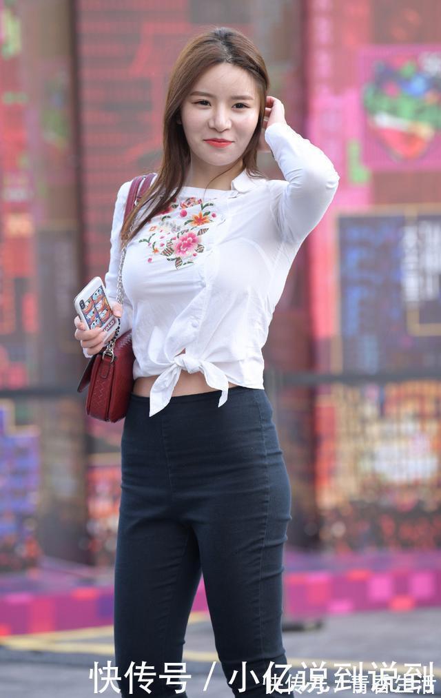 休闲|简单休闲又雅致,气质女生的穿搭值得借鉴!