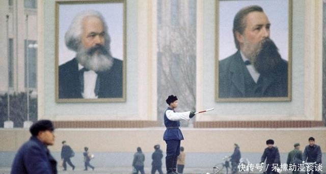 呆滞|历史书上看不到的老照片，图四抽鸦片的女人，表情呆滞，颓废至极