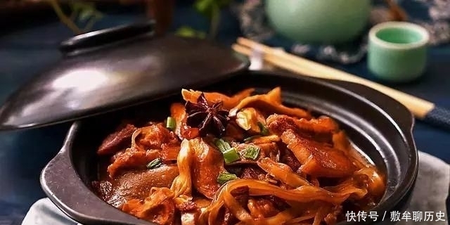 好吃|2分钟教会你家常菜“猪肉炖粉条”的做法,好吃得停不下来