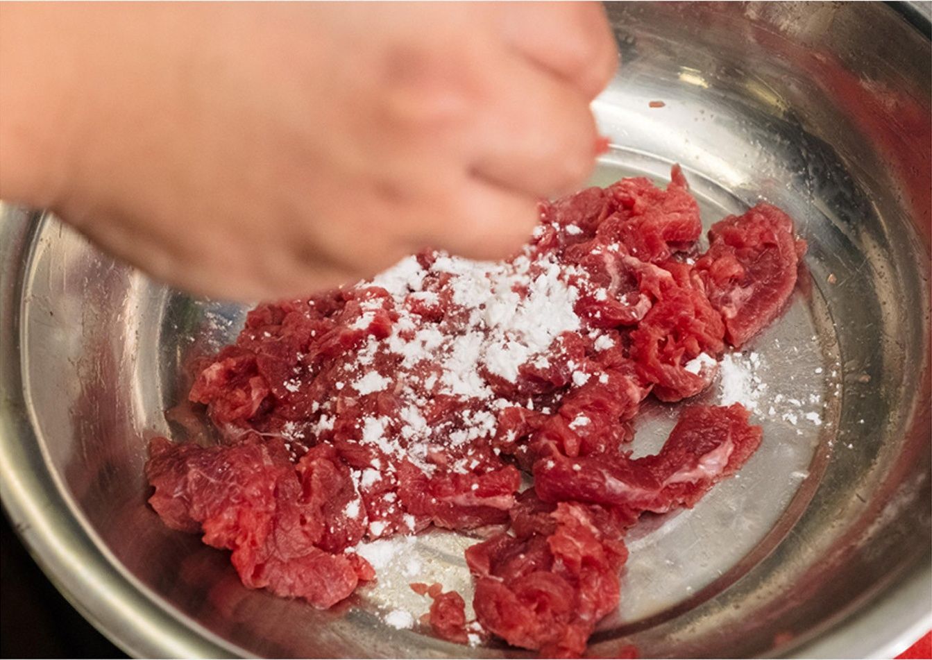 腌牛肉|牛肉又老又硬,因为你只会加生粉,大厨一招就把牛肉变得又嫩又滑