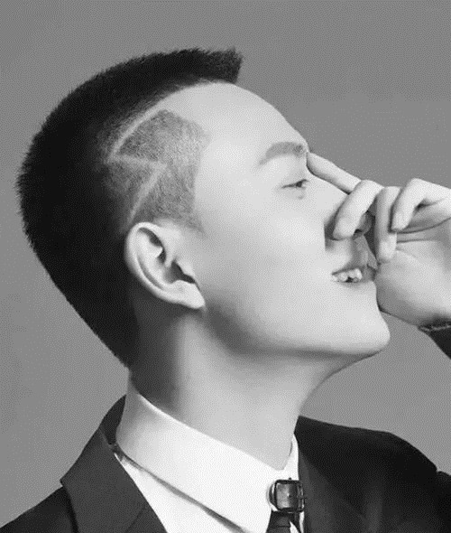 寸头 与颜值无关,让女生脸红心跳的5款男生发型!