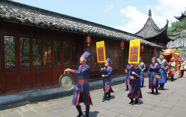 学历|在古代高中状元是种怎样的体验?状元相当于现在什么学历呢?