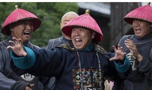 经典对联:上联:“袁世凯千古”,下联已成绝唱