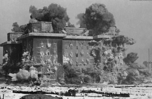 掉落|德军最强防空塔，27吨炸弹轮番打击，外层塔皮都没有掉落