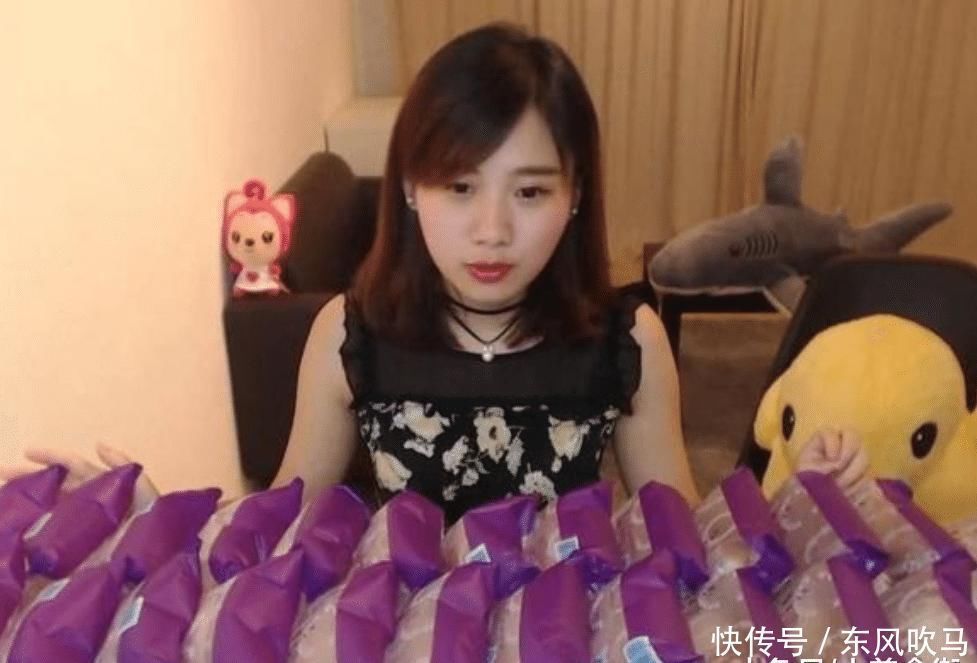 抬头|有一种网红吃播叫密子君吃26个面包,抬头那一刻,网友疯狂截图