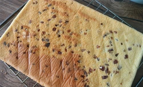 孩子要吃蛋糕，我用6个鸡蛋做一盘，香软可口，比买的好吃