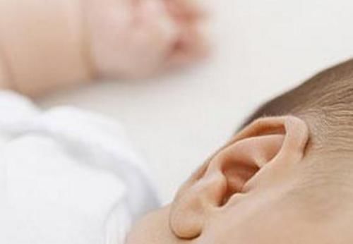 单纯型|宝妈好奇,挤了下宝宝耳朵上的'聪明孔',医生:这种孔不能挤啊