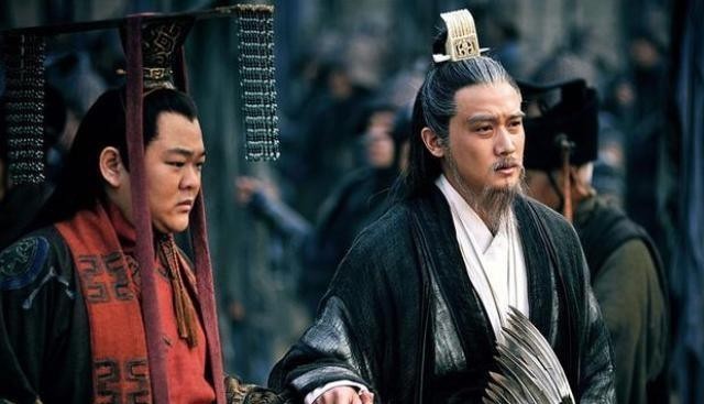 托人|诸葛亮临终前,刘禅托人问了一句话,让他冷汗直流:原来刘禅都在装傻