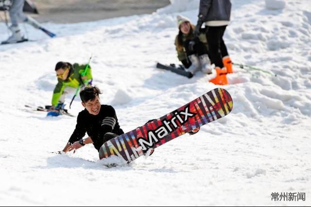 冰雪运动|江苏常州：市民假期乐享冰雪运动迎冬奥