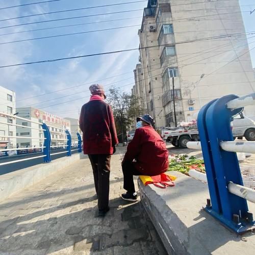 生活|城市什么都有，他们却要在沙漠里生活