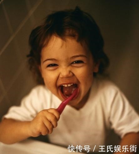 水漱|孩子被嘲笑“嘴太臭”,被同学孤立,医生取出小颗粒,宝妈都嫌臭