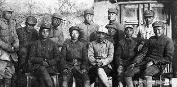 停马|此人突围，没费一枪一弹，伪军见着点头哈腰招呼太君停马歇歇！