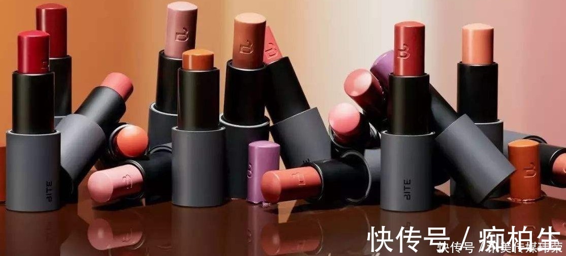 小技巧|中年女人不会化妆没关系,教你3个小技巧,“素颜”出门也好看